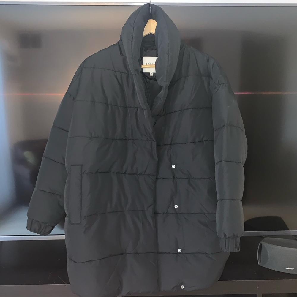 BRAND NEW!! Mid length puffy winter parka!